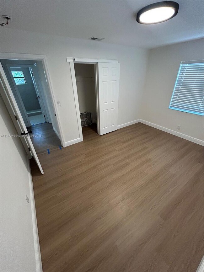 Building Photo - 808 SW 15th Ave
