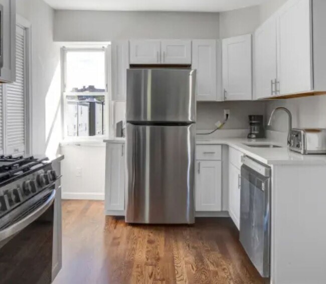 Primary Photo - 745 E 6th St