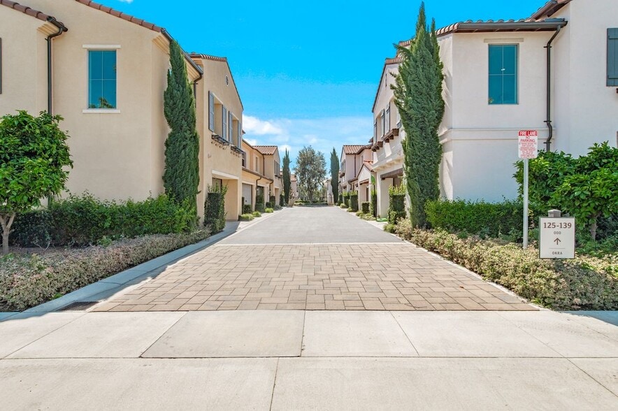 Building Photo - 135 Okra