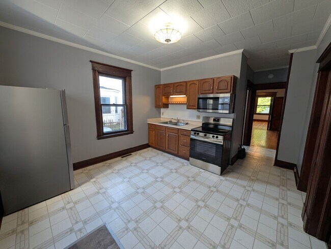 Building Photo - 60 McElwain Ave