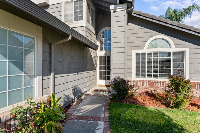 Building Photo - 2126 Sunhaven Ct