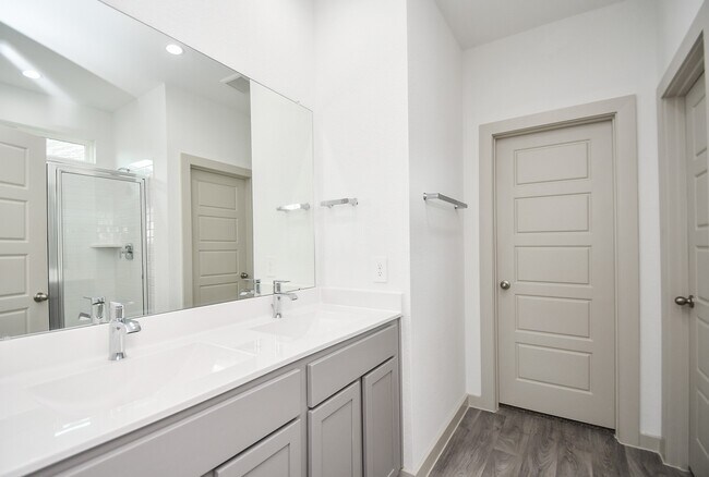 Building Photo - 2818 Bethnal Gdn Wy