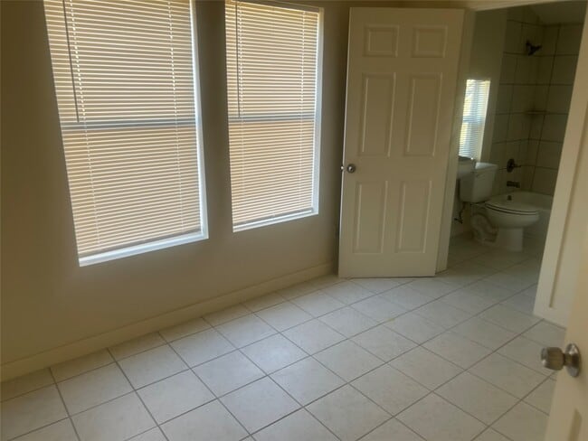 Building Photo - 602 Cordell St