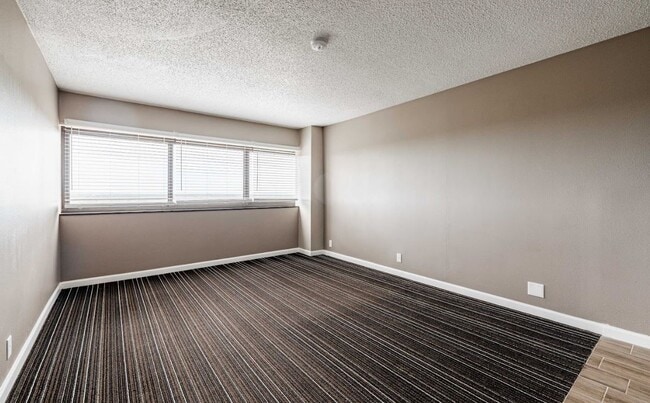 Building Photo - 14703 Park Row Blvd