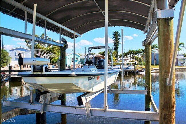 Building Photo - 2744 Sanderling Ct