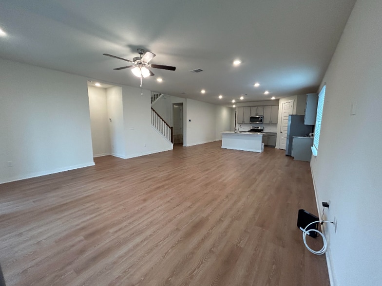 Building Photo - 2316 Bravo Pass