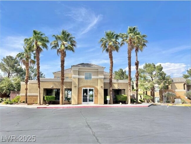 Building Photo - 8070 W Russell Rd