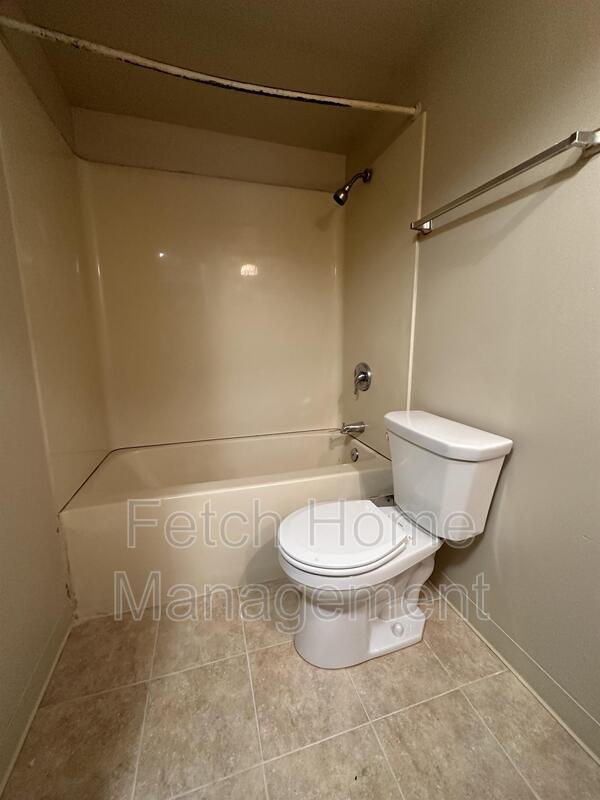 Building Photo - 25 Conestoga St