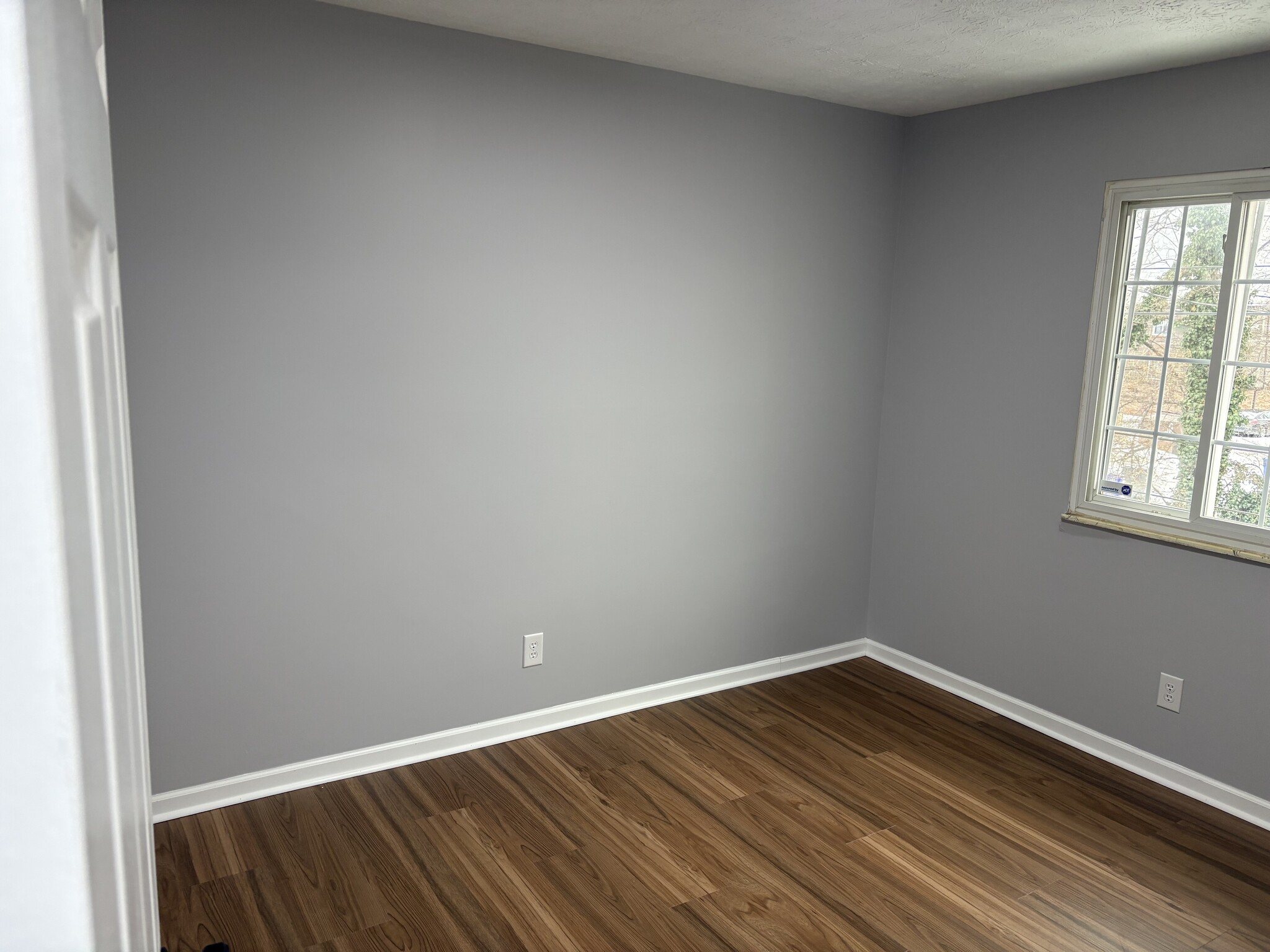 Building Photo - 395 E 13th Ave