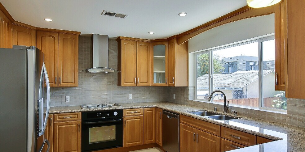 Building Photo - 4604 La Mirada Ave