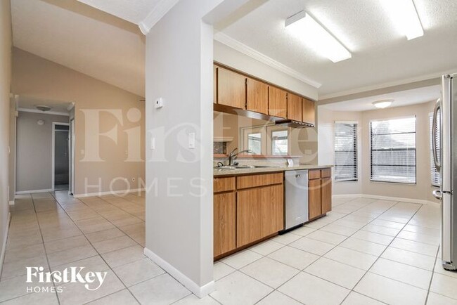 Building Photo - 4715 Canterbury Dr