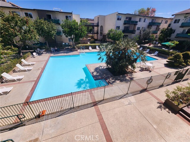 Building Photo - 5460 White Oak Ave