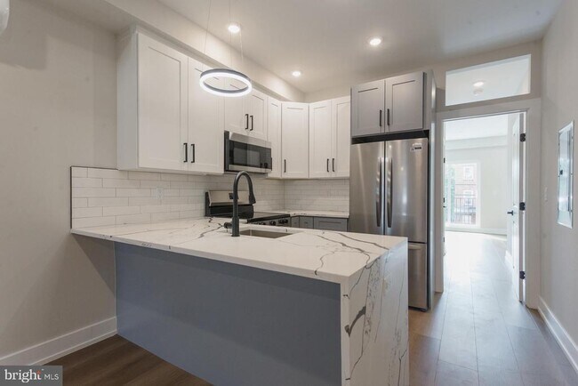 Building Photo - 3849 Fairmount Ave