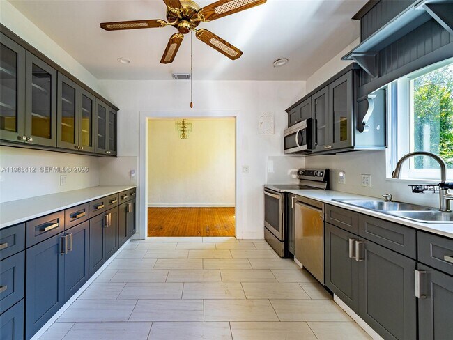 Building Photo - 630 SW 25th Rd