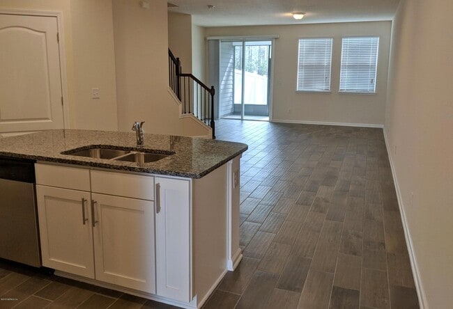 Building Photo - 221 Servia Dr