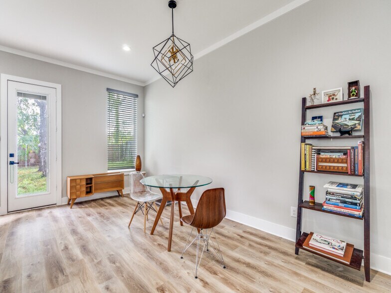 Building Photo - 1322 Strickland St