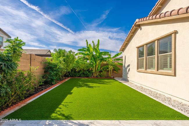 Building Photo - 21357 E Macaw Dr