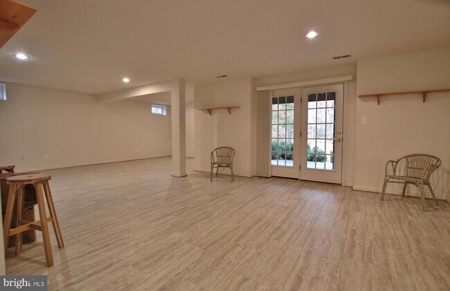Building Photo - 15417 Duckling Pl