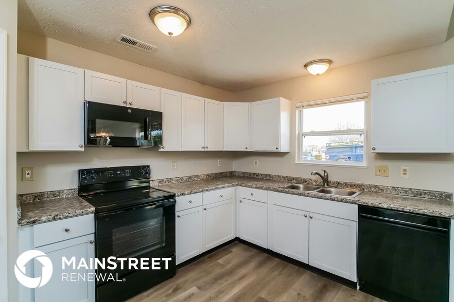 Building Photo - 2507 Swan Sea Dr
