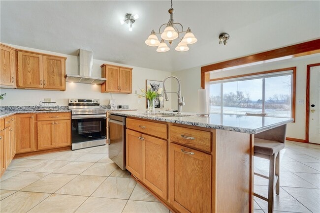 Building Photo - 2654 Whalen Rd