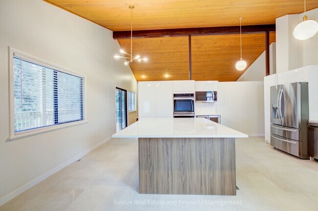 Building Photo - Evolve Real Estate: Exceptional Location! Remodeled 4-Bed Greenwood Village Home Walkable to Cher...