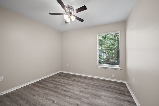 Building Photo - 24 Oak Ridge Dr