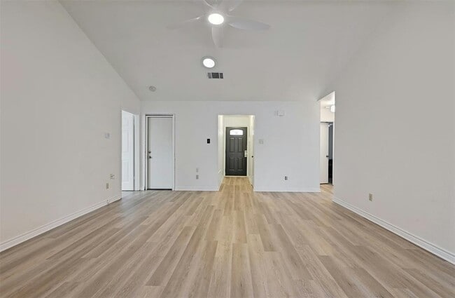 Building Photo - 3910 Tamil St