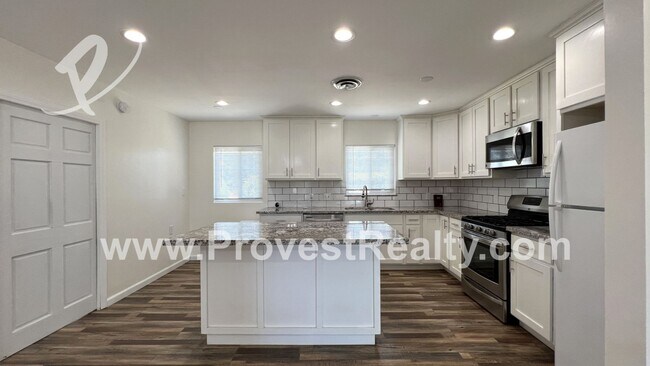 Building Photo - Nice 3 Bed, 2 Bath Home in Hesperia!!