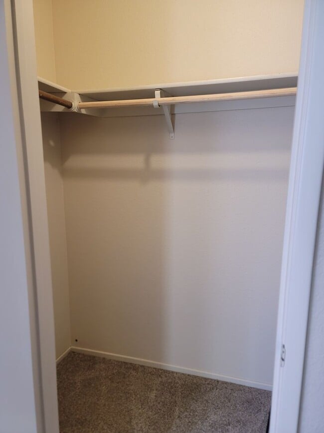 Building Photo - MON390