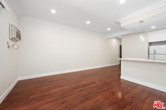 Building Photo - 1440 Veteran Ave