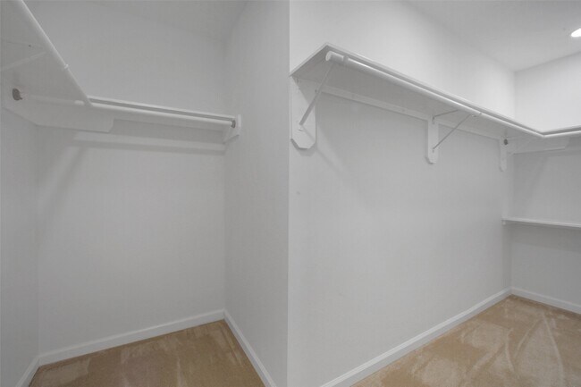 Building Photo - 15815 Baytree Dr