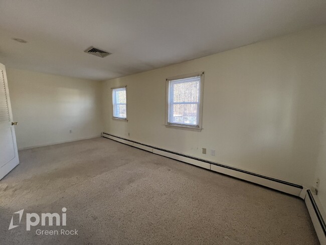 Building Photo - 2 Bedroom Apartment in Seabrook