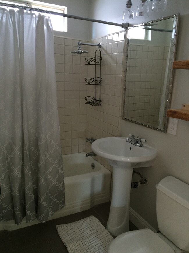 Building Photo - 3817 Vinton Avenue