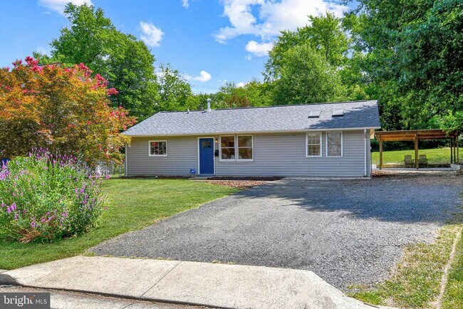Building Photo - 5523 Halwis St