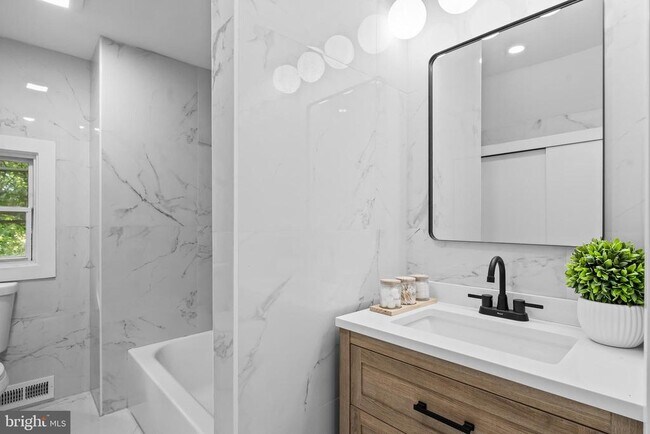 Building Photo - 4 E Haddon Ave