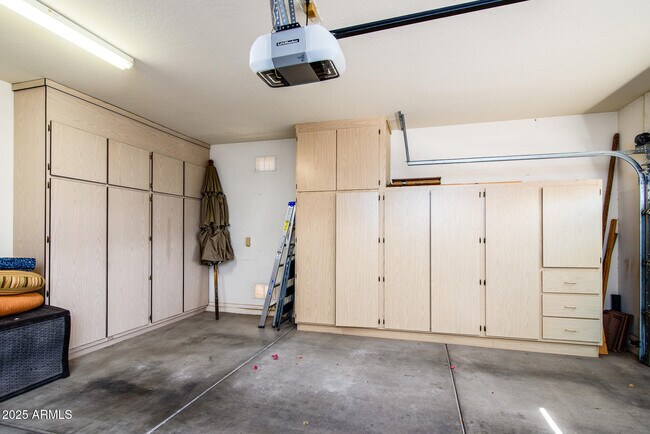 Building Photo - 42348 W Fountainhead St