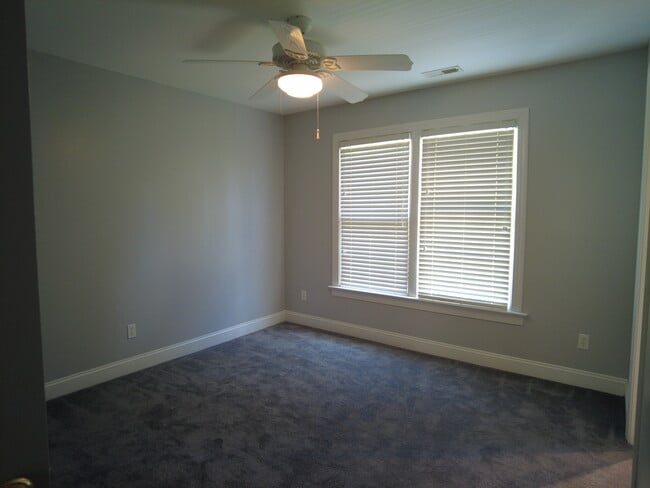 Building Photo - 600 Deacon Ridge St