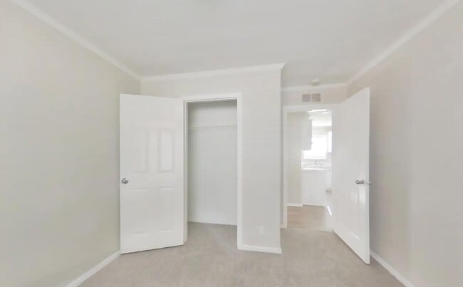 Building Photo - Modern 3-Bedroom Sanctuary in a Sought-After Location