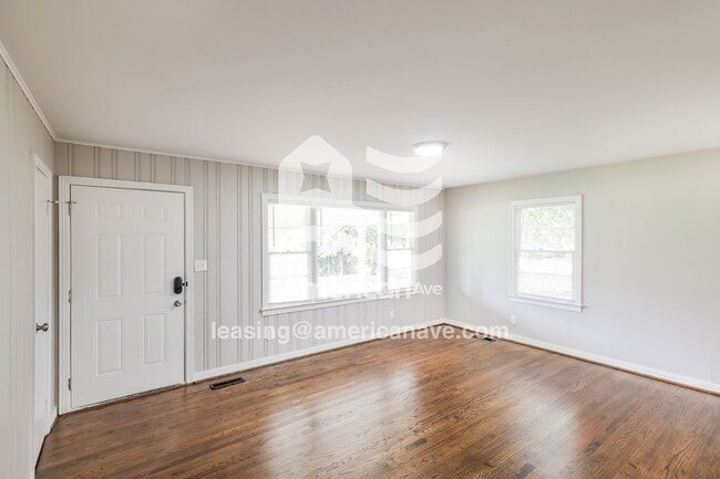 Building Photo - 4419 6th St E