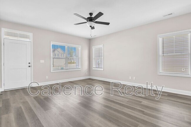 Building Photo - 1633 Grey Cliff Run