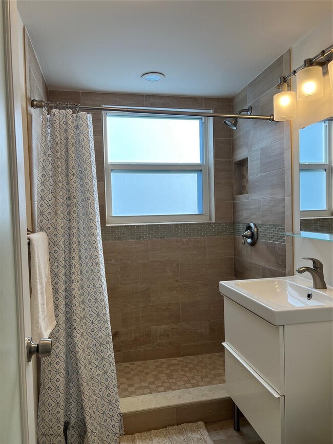 Building Photo - 508 Antioch Ave