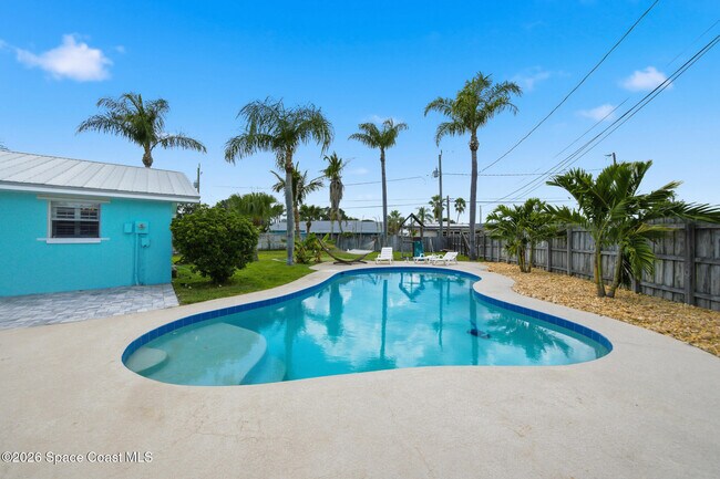Building Photo - 1172 Bay Dr E