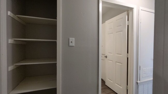 Building Photo - Northeast San Antonio 2 Bedroom 1 Bath Duplex
