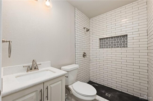 Building Photo - 1305 Quince Ave