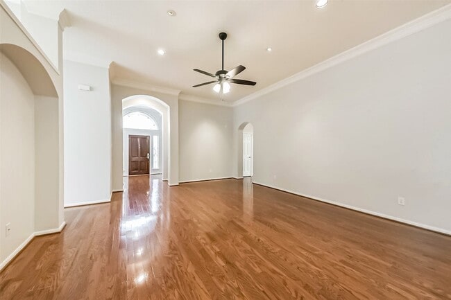 Building Photo - 14610 Farrawood Dr