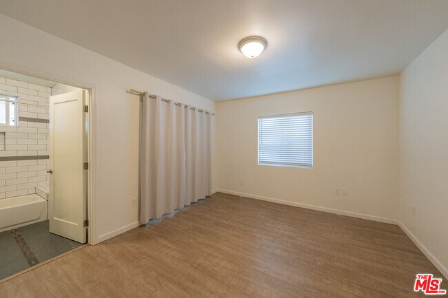 Building Photo - 7503 Camellia Ave