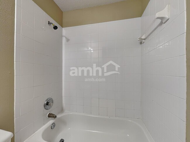 Building Photo - 233 Southbridge Cir
