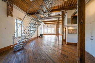 Building Photo - 161 Mangum St SW