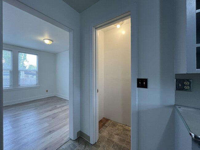 Building Photo - Expansive 4BR 2,900+ Sq Ft Home with Theater-Style Living Room & Bonus Hobby Workshop