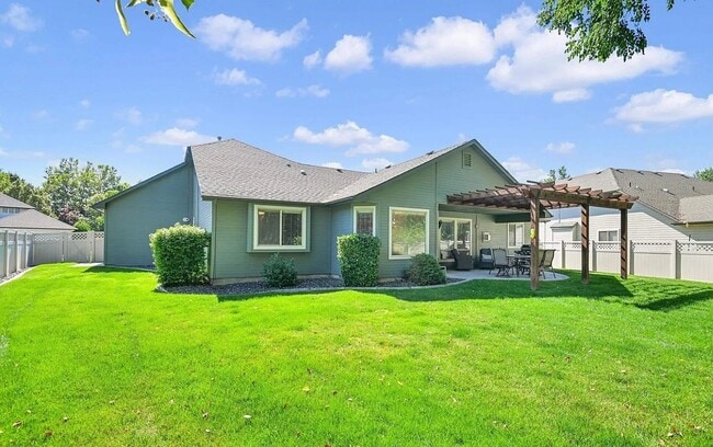 Building Photo - Beautiful 3 bed 2 bath home in Meridians Bridgetower community just off Ten Mile and W McMillan Rd